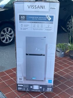Mini refrigerator