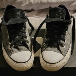Women's Converse - Size 7