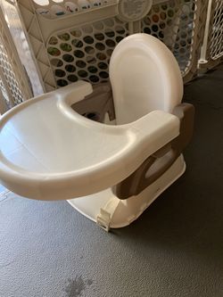 Portable baby booster chair / travel booster seat