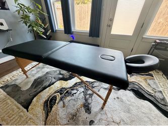 Brand New Portable Massage Table / Tattoo Bed – Black w/ Carrying Case