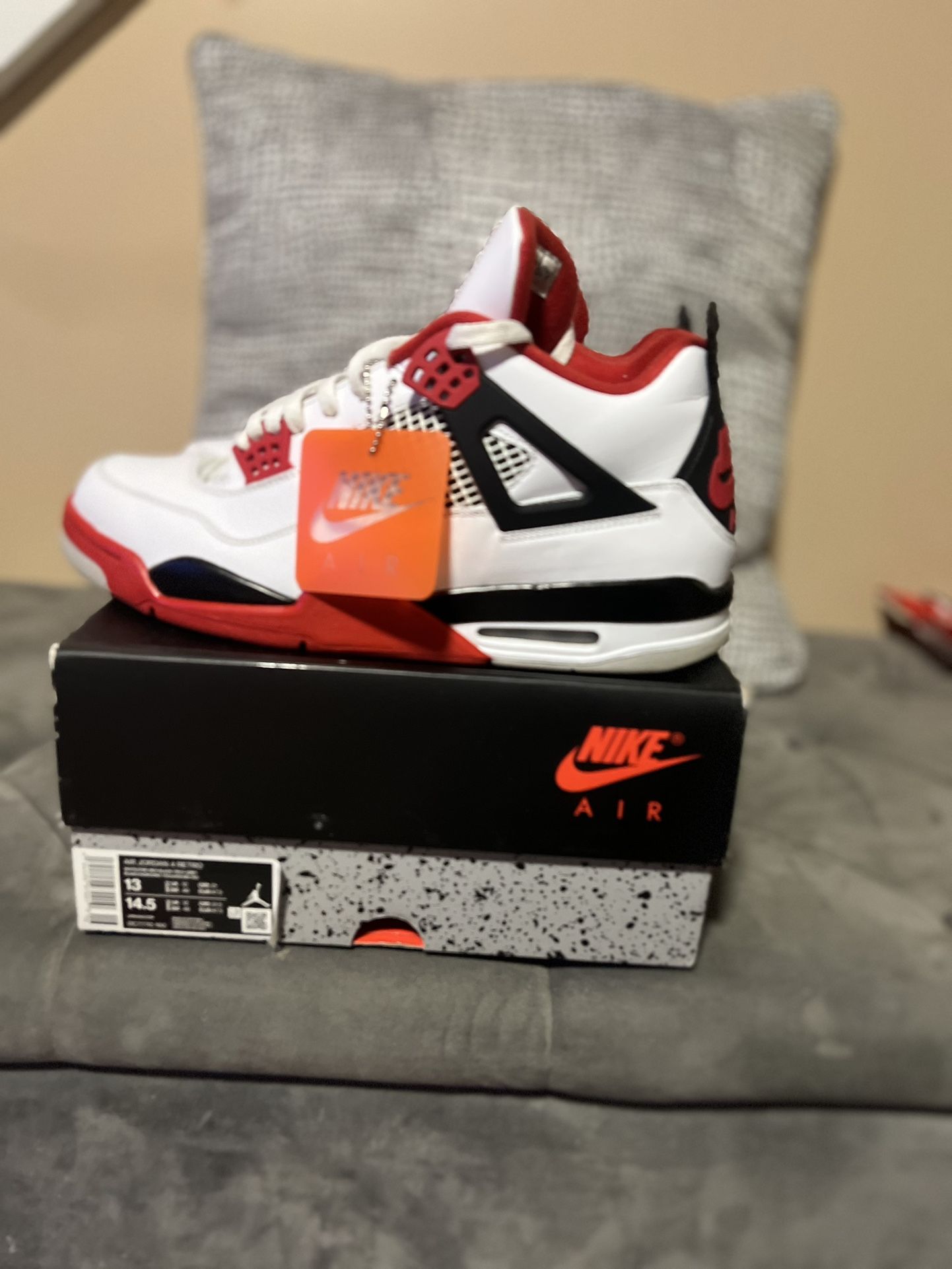 Jordan 4 Fire Red