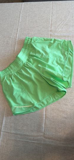 Lululemon - Hotty Hot Low-Rise Lined Shorts 2.5” size 6