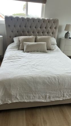 Queen framed tuffed bed