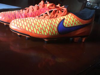 Magista cleats size 8