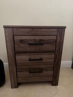 2-Drawer Nightstand in Dark Brown