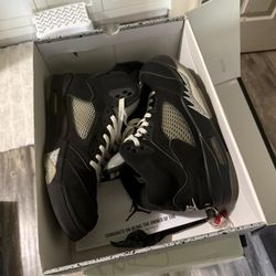Nike retro Jordan 5 Black metallic Sz 10.5