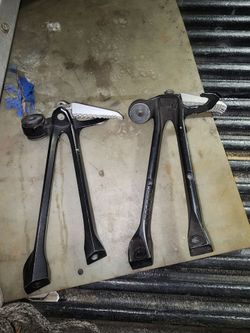 Motocross foot pegs