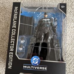 Batman with Mobius Chair (Darkseid War) McFarlane Collector Edition