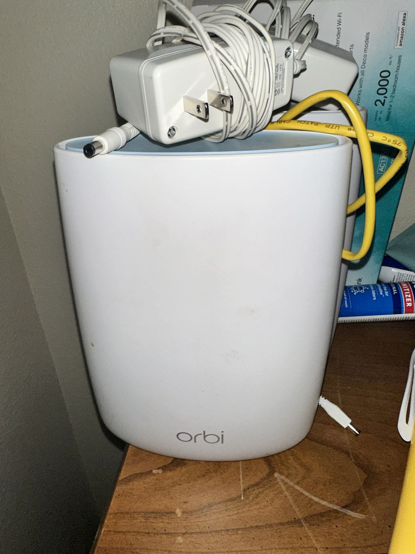 ORBI RBR50 V2 Router And Satellite Mesh WiFi System