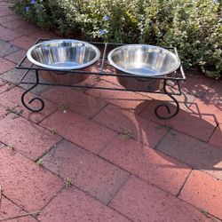 Raised Dog Bowls Stand