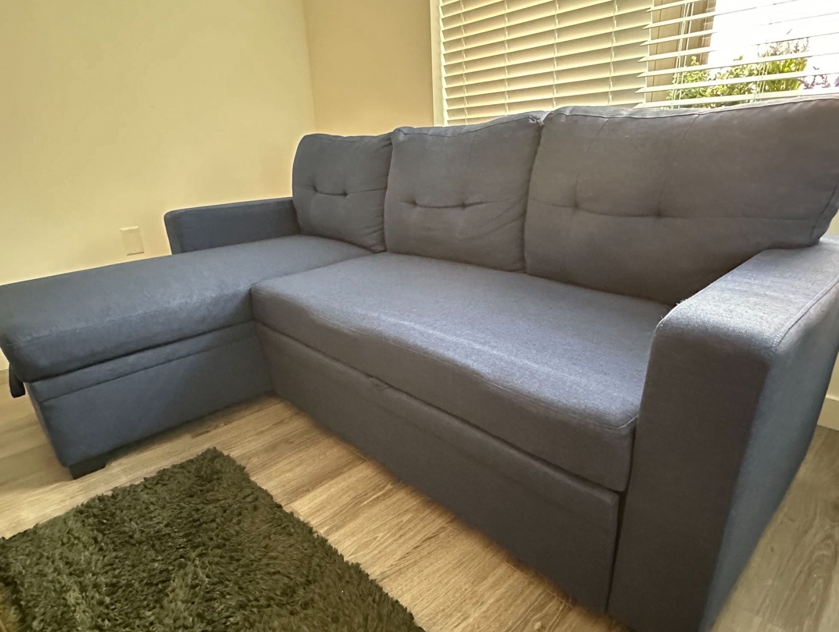 Small SLEEPER sectional 🩶🩶🩶🩶🩶