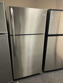 Frigidaire Top Mount Refrigerator Stainless Steel