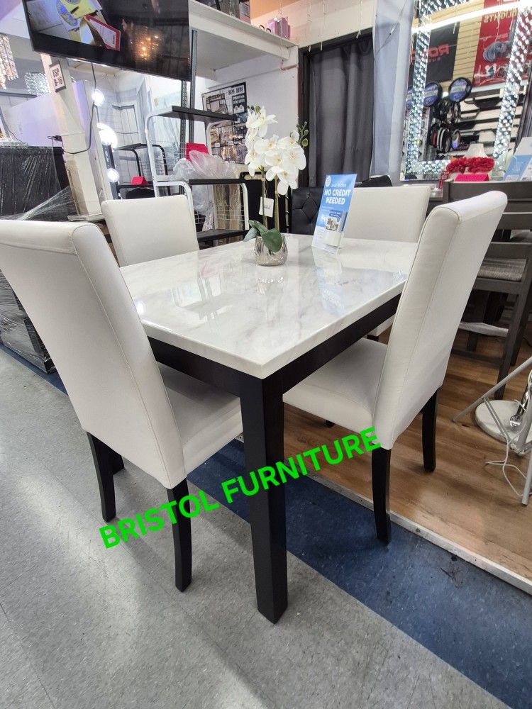 🌲 Dining Set 5 Pc. White Top Faux Marble, White Leather Chairs, New in the Box.
