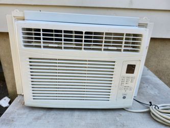 USED 6,000 BTU AC AIR CONDITIONER