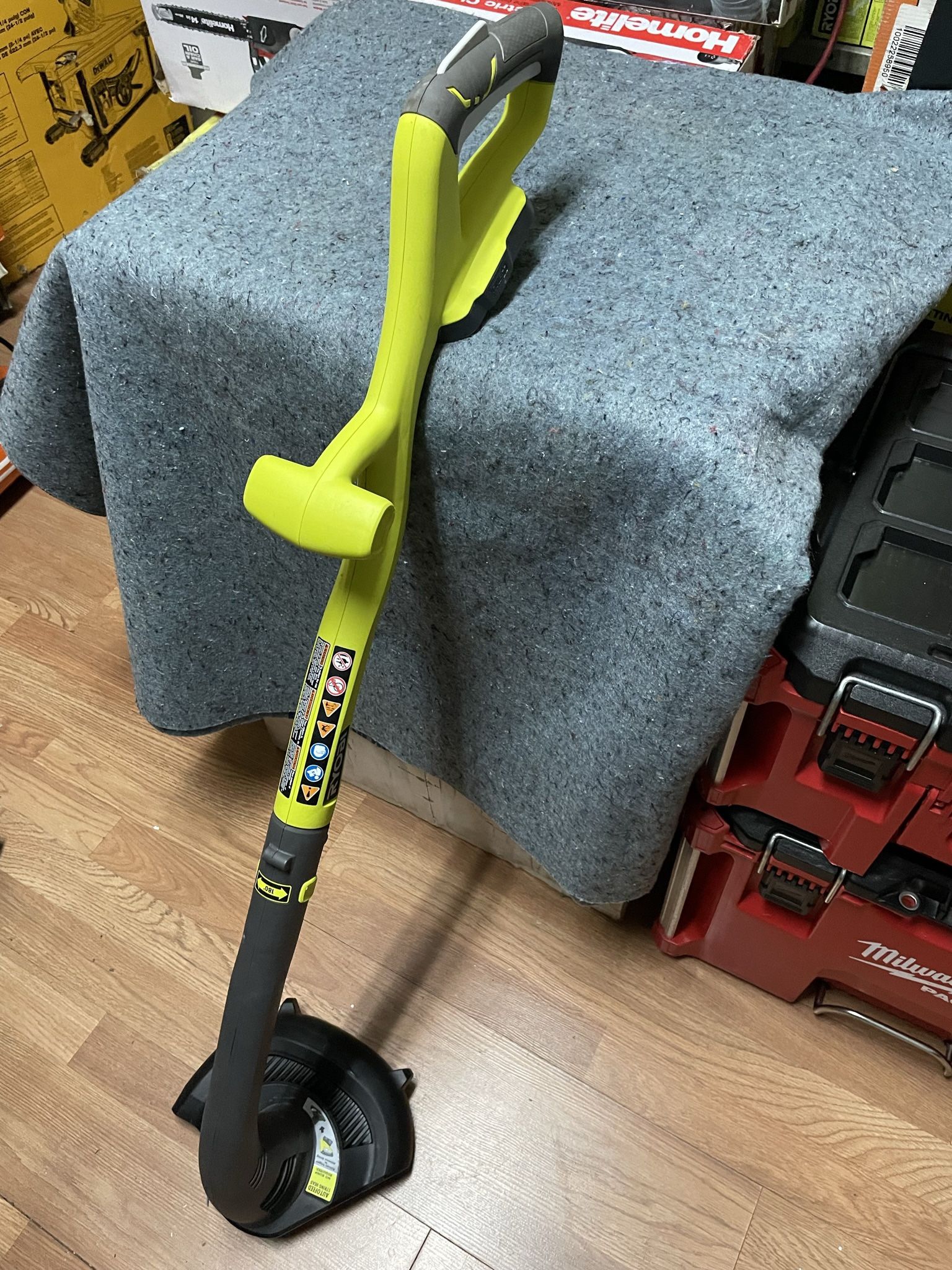 RYOBI ONE+ 18V 10 in. Cordless Battery String Trimmer and Edger (Tool Only)
