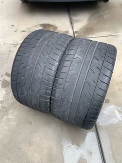 305/30/18 tires