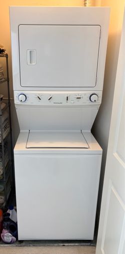 Frigidaire Gas Washer/Dryer High Efficiency Laundry Center FFLG4033QW0
