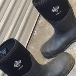 Muck BOOTS men Size 12