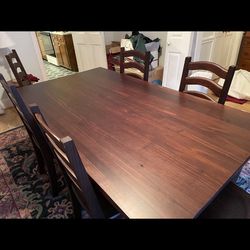 Dining room table With 6 Chairs
