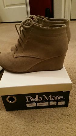 Used Girls shoes size 4