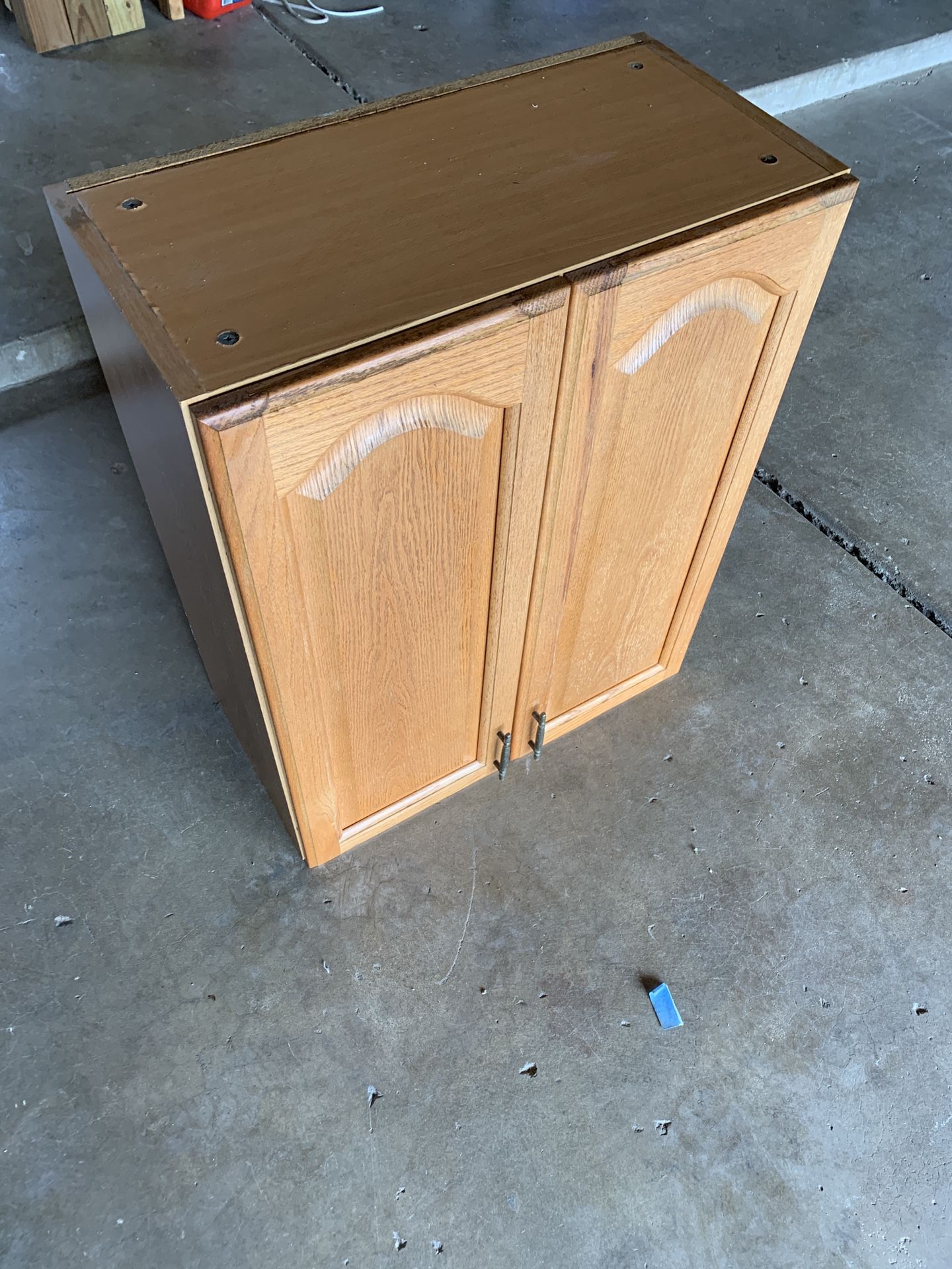 Cabinet with mounting bracket