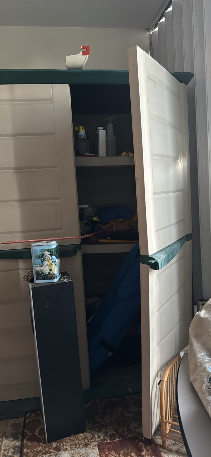 Recently closed hell of a Vape Shop lol inventory beach condo all continents fully furnished take everything for nothing kitchen aappliances furniture