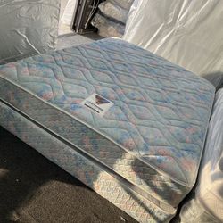 Queen Mattress And Box Springs 