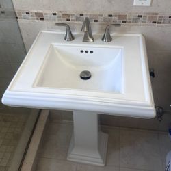 WHITE KOHLER SINK WITH FAUCET