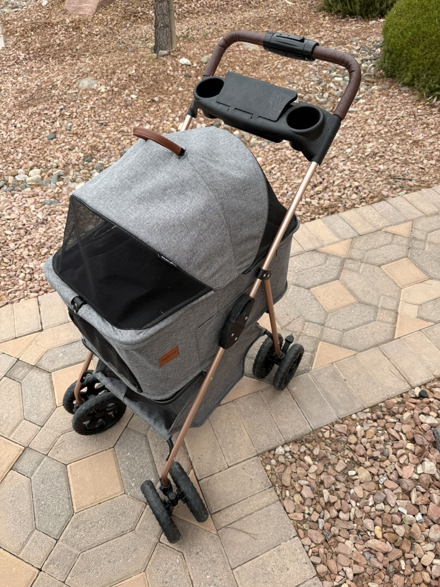 Dog stroller 