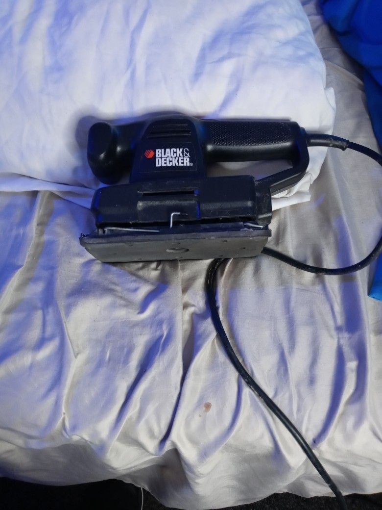 Black & Decker Sander. works Great only 20$