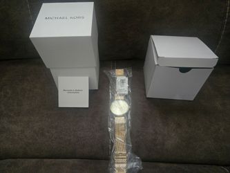 🏷️ OfferUp Listing TitleNWT Michael Kors Gold Mesh Watch MK4339 - Gift Box Included