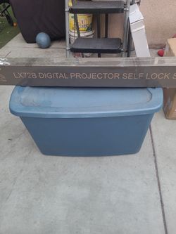 Lx Smart Projector Screen