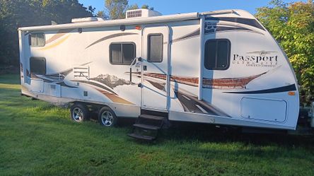 2011 Keystone Passport Ultra Lite 2650BH 