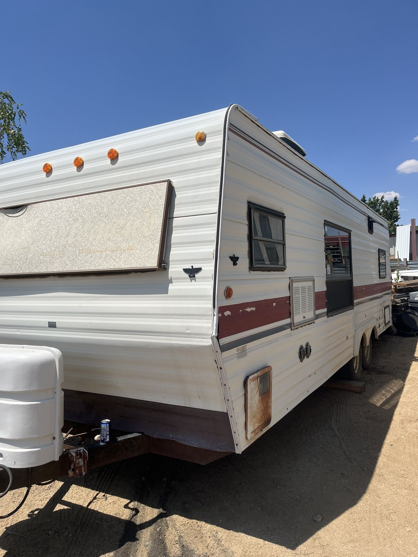 1988 Sportsmens 26’ Travel Trailer