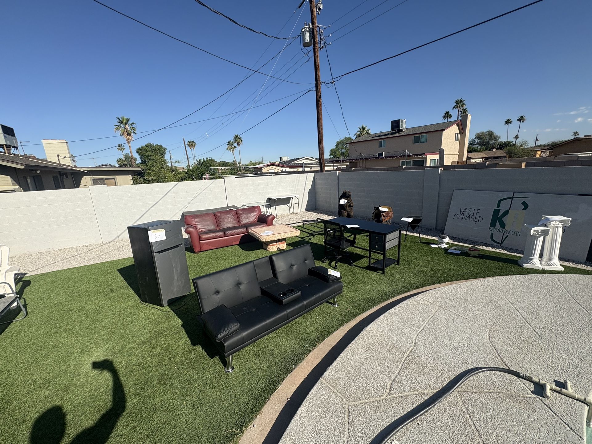 Backyard Garage Sale – Tempe AZ Moving Out!
Cold Plunge • Sauna • Couch • Desk • TV • Bed Frame • Mini Fridge • Pull up if you're in Tempe — everyth