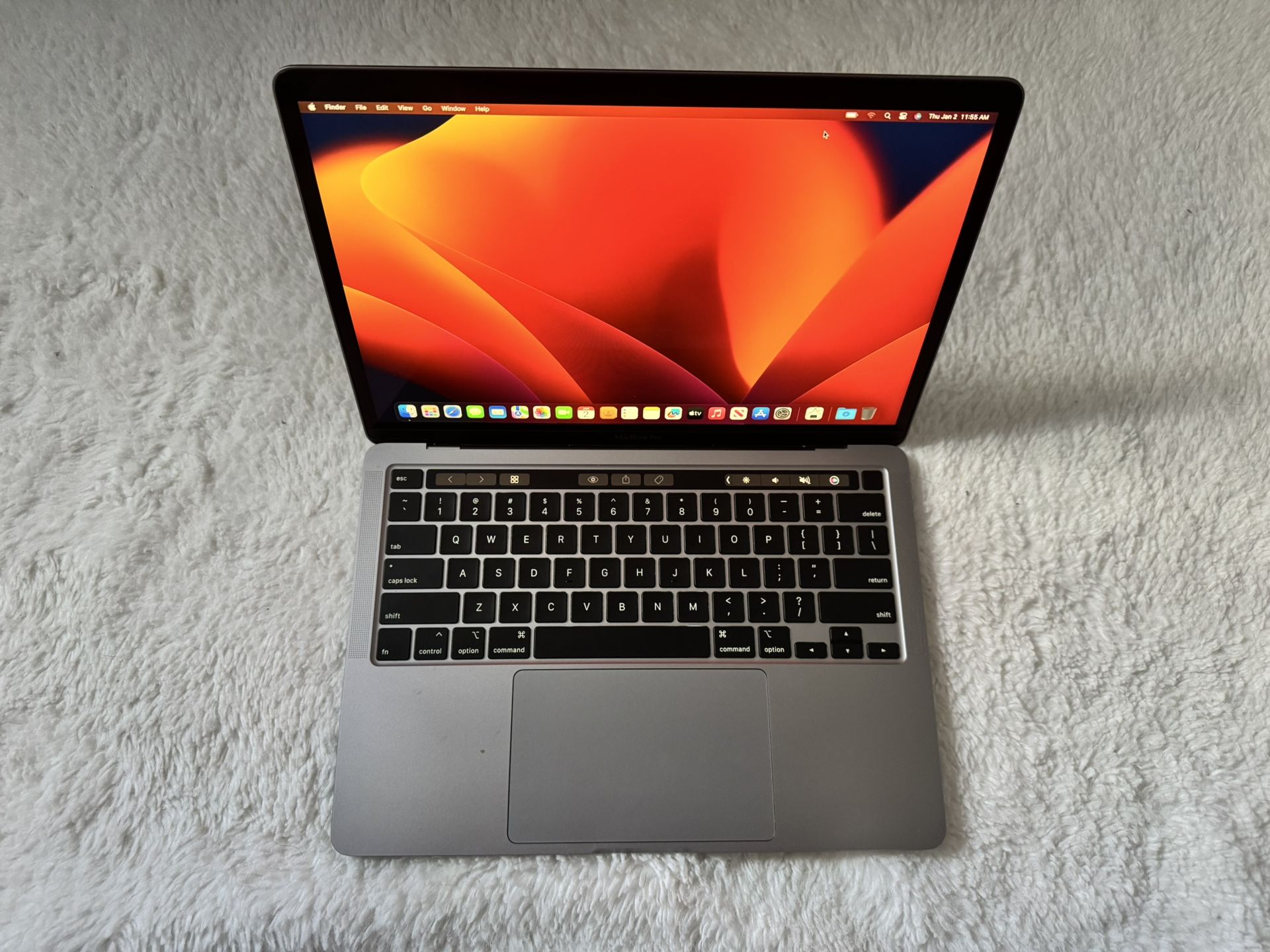 2020 MACBOOK PRO 13 INCH TOUCHBAR! 32 GB Ram! 1 TB STORAGE