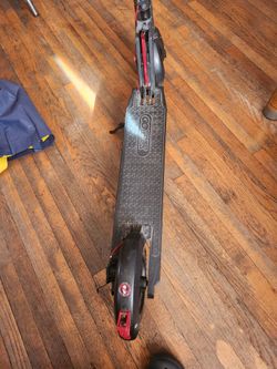Vendo Este scooter completo con cargador Nuevo