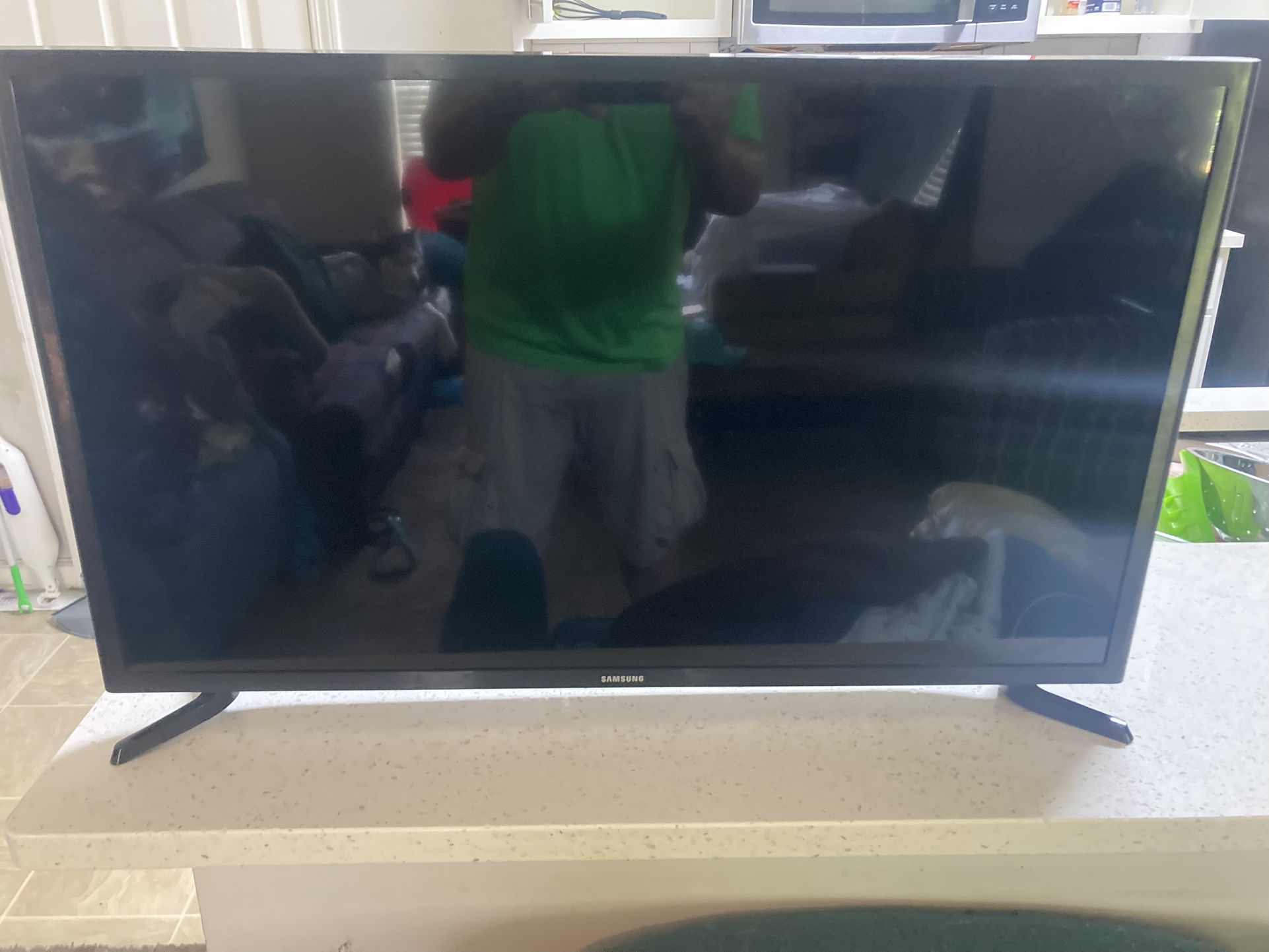 Samsung 32 inch TV flatscreen energy star