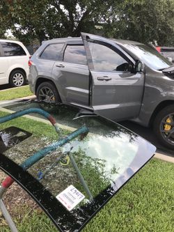 Windshield Jeep Grand Cherokee