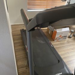 Treadmill 