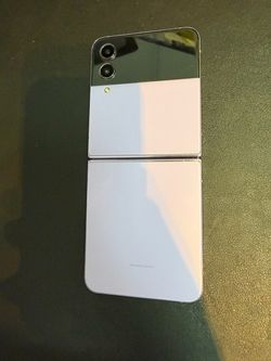Samsung Galaxy Z Flip 4 Purple 128Gb Unlocked like new