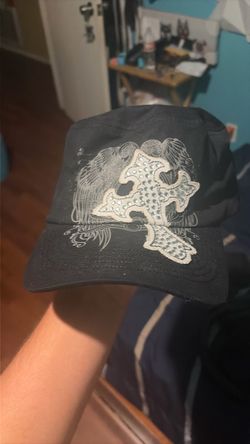 Hat from hot topic black with cross