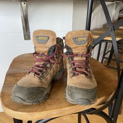 Vasque Skywalk  Gore Tex Women’s Hiking Boots - Size 6.5.