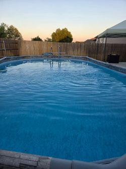 Above ground swimming pool