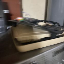 Cadillac Escalade 2007 Stereo And Driver side Headlight 