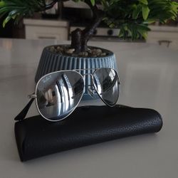 Authentic Ray-Ban Aviator Sunglass
