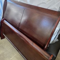 New matt mattress with head and foot board.