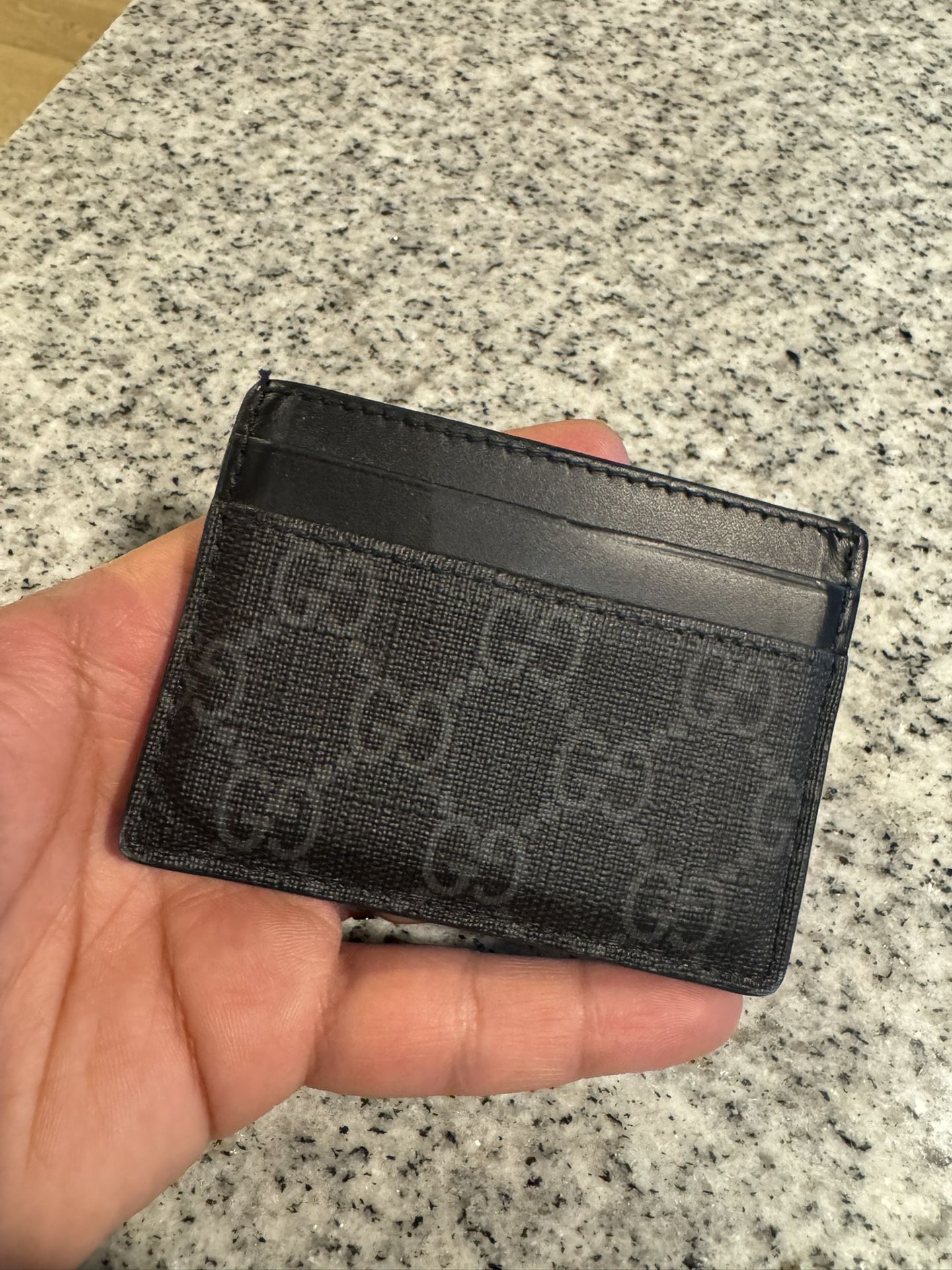 Men’s Gucci wallet