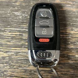 Audi 4-button remote key fob  IYZFBSB802
