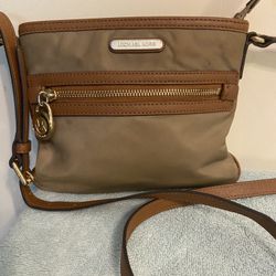 Authentic Michael Kors Bag Cross Body